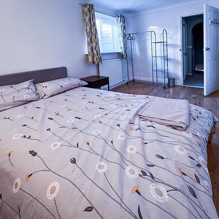 Spacious Retreat - Remote Worker & Family Friendly Portsmouth Exteriér fotografie