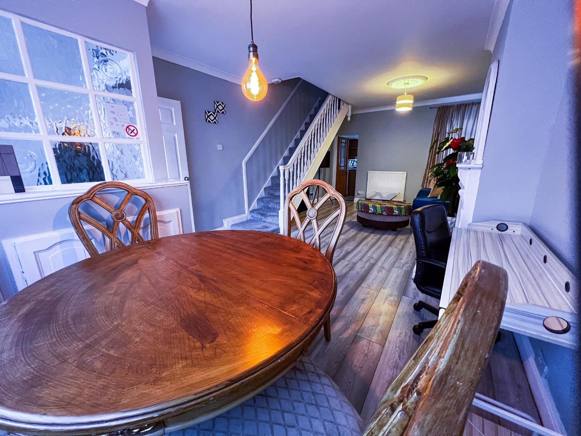 Spacious Retreat - Remote Worker & Family Friendly Portsmouth Exteriér fotografie