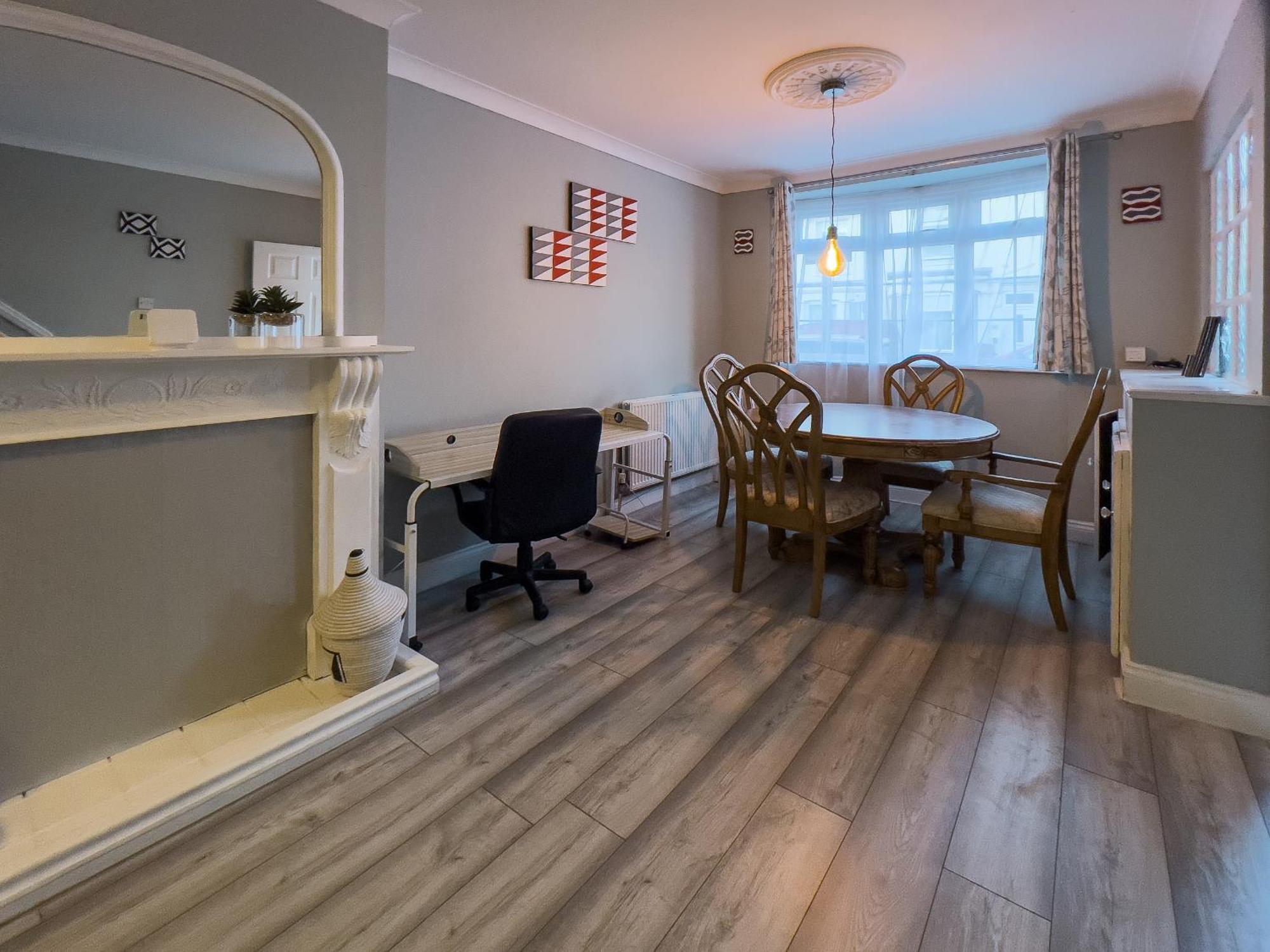 Spacious Retreat - Remote Worker & Family Friendly Portsmouth Exteriér fotografie